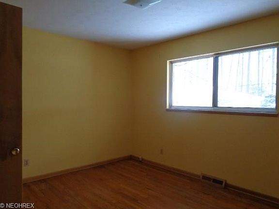 5th image of 2224 Vinewood Dr