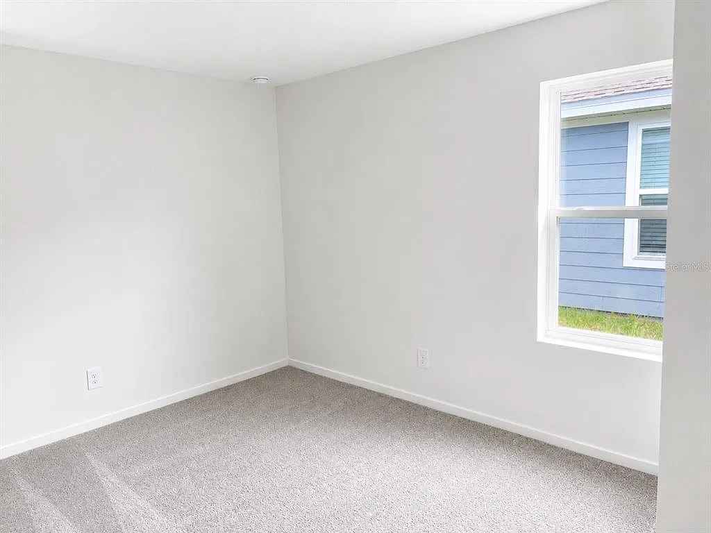 4 bed, 2.0 bath, 1600 sqft, $2,100 — Photo 3