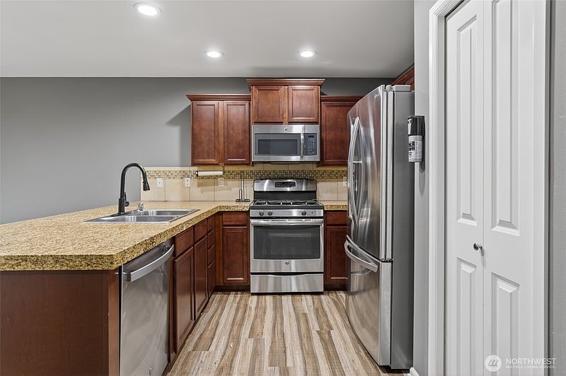 5th image of 4224 E T Street
