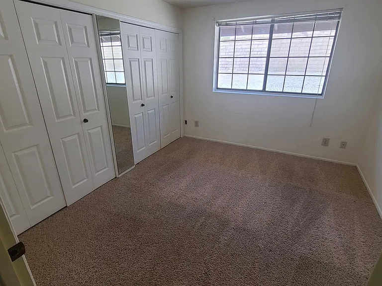 24451 Oaktree Ct — Photo 9