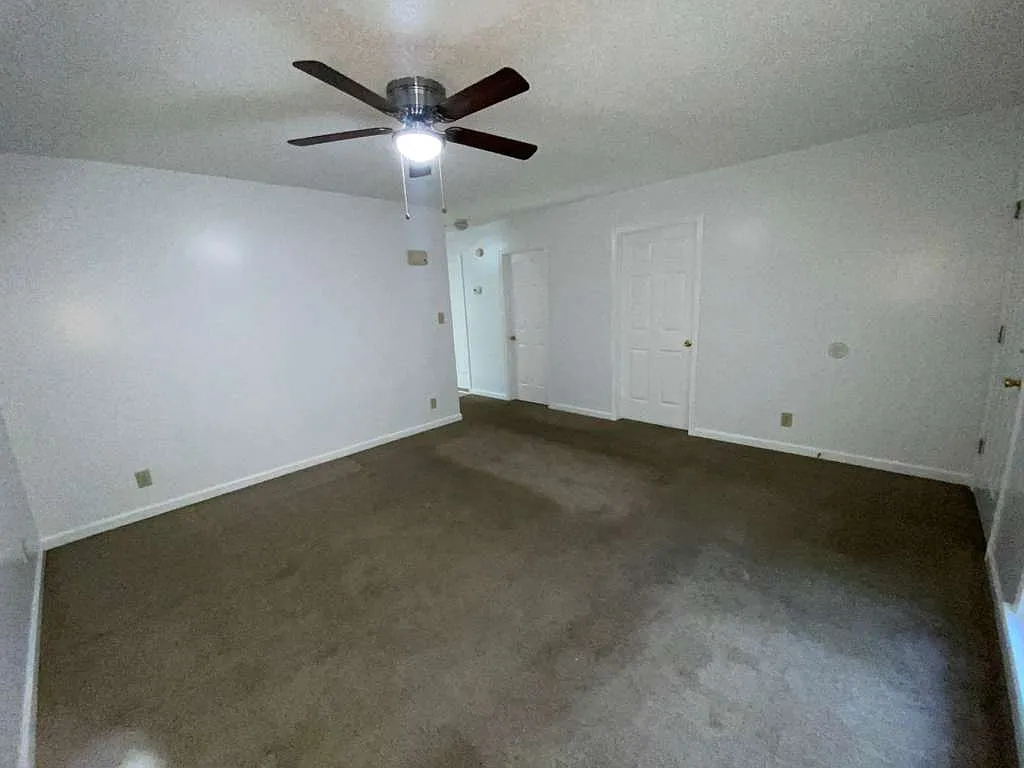 Building Photo - 121 Tugalo Ln