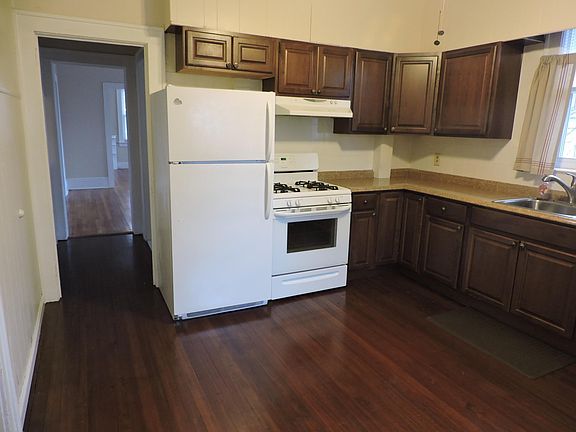 2nd image of 9 Baylis Ct #487