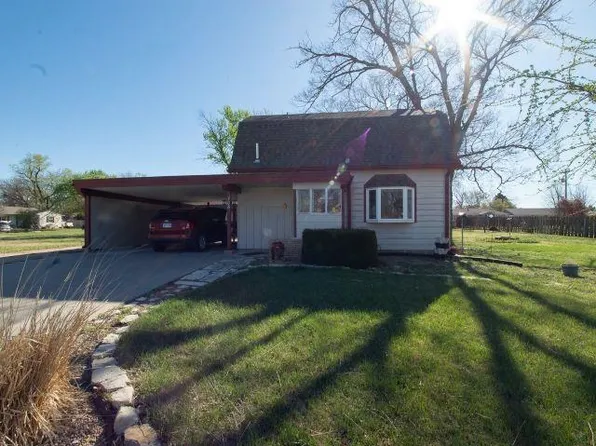 706 S Washington St, Hillsboro, KS 67063