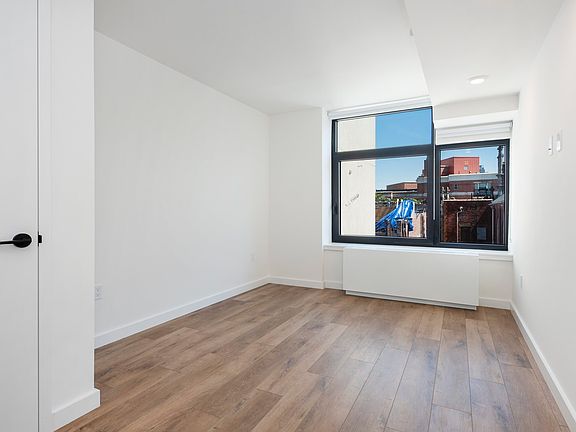 4th image of 251 W 117th St APT 7D