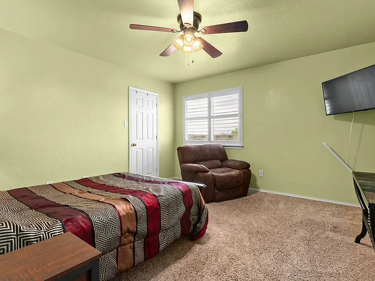 5815 Durango Dr — Photo 16
