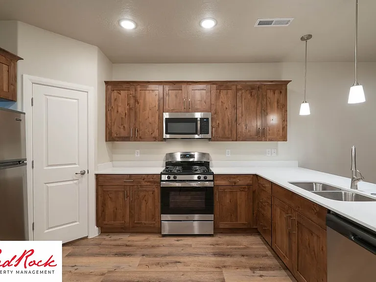 493 N 550 W — Photo 7