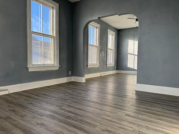 3rd image of 930 Marquette STREET