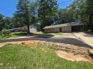 1327 Mixon School Rd, Ozark, AL 36360