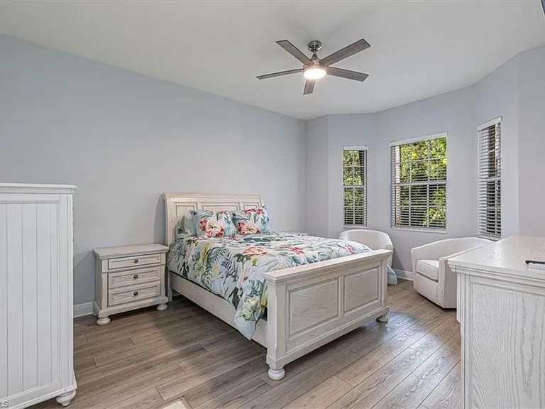 7837 Hawthorne Dr #1102 — Photo 14