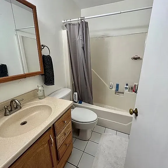 350 W 4th St #102 — Photo 3