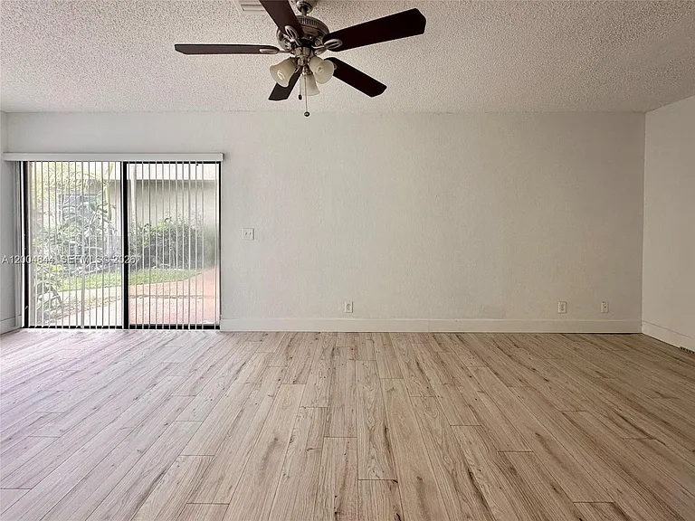 2580 Coral Springs Dr #2580 — Photo 5
