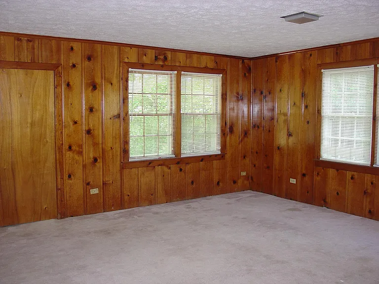 102 Caldwell St — Photo 18