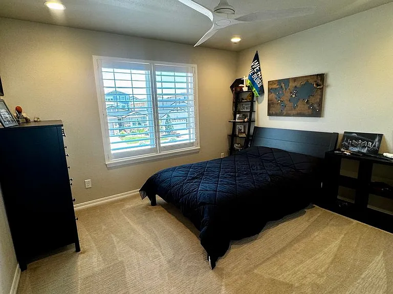 4553 Hanging Lake Cir — Photo 32