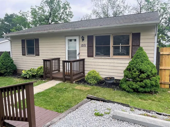 1201 4th St, Waynesboro, VA 22980