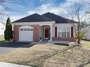15 Fallcrest Ct, Lakewood, NJ