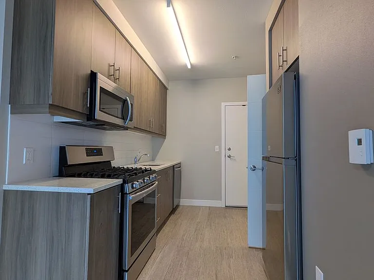 Division Terrace Apartments — Photo 39