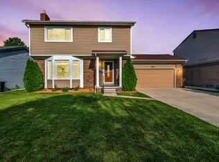 23240 Harmon St, Saint Clair Shores, MI