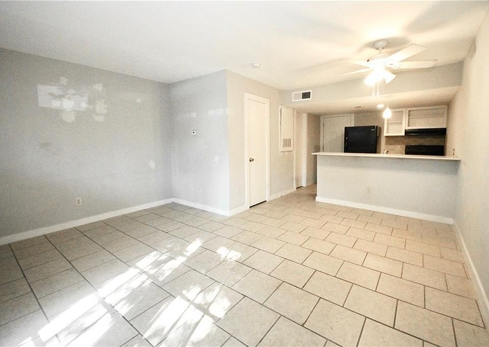 1st image of 1600 West Ave APT 11