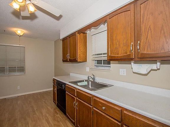 4th image of 10123 W 96th Ter