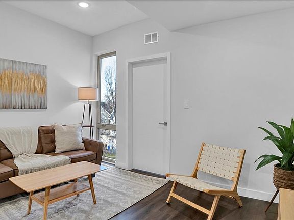 5th image of 1748 N Marshall St #C