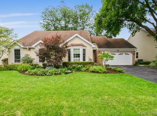 364 Colonial Cir, Geneva, IL 60134
