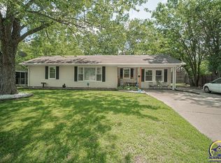 1637 SW Indian Trl, Topeka, KS 66604