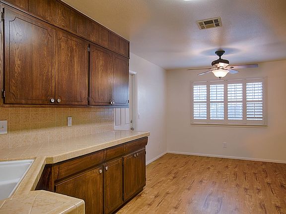 3rd image of 3319 Bixby Way