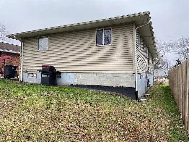 1263 Anna Ave — Photo 2