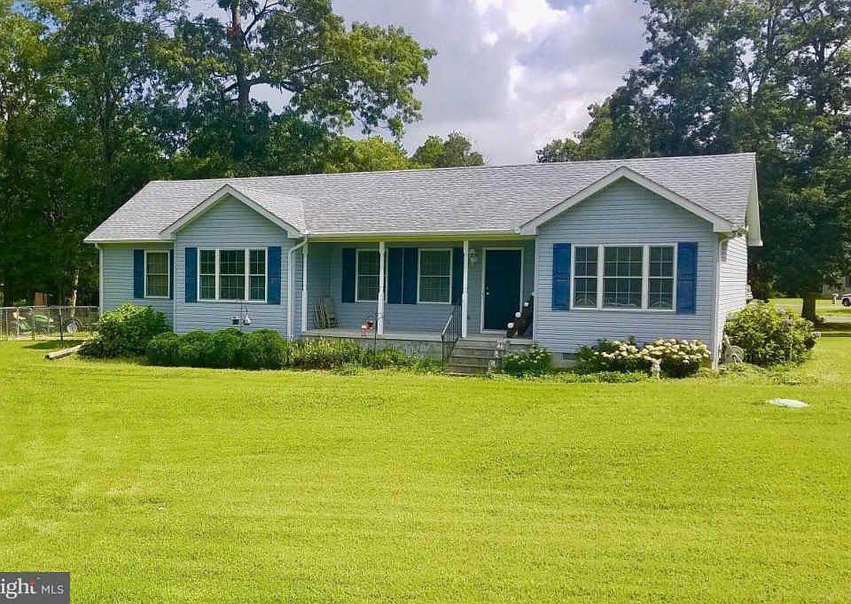 1st image of 17985 Hickory Ln