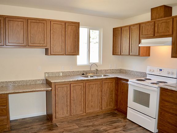 4th image of 1006 Tuolumne Ave