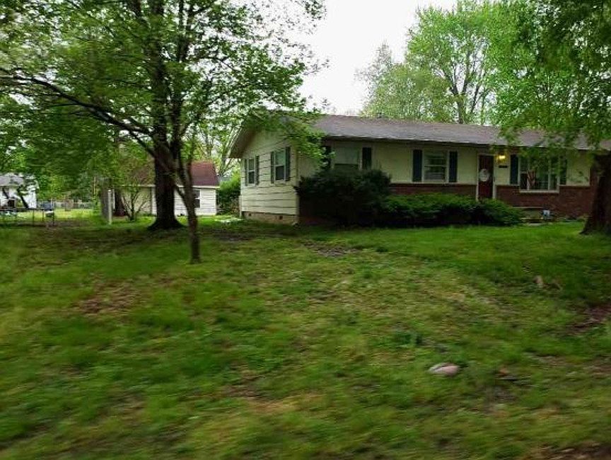2nd image of 1830 Sherry Ave