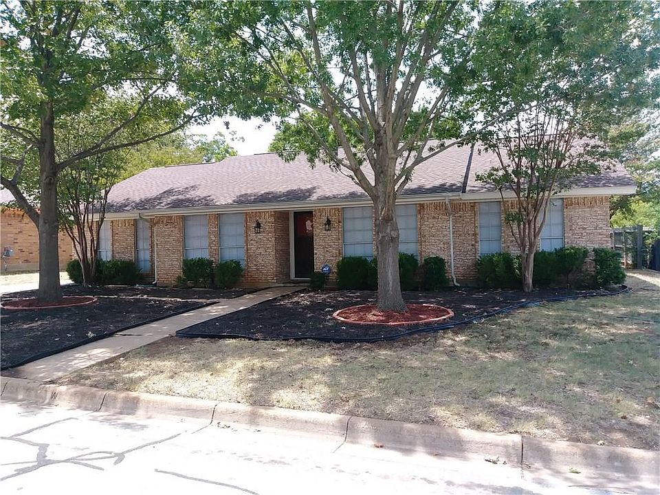 1st image of 7400 Pinehurst Dr W