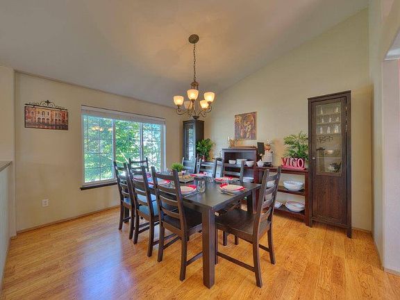 4th image of 7526 193rd Street Ct E