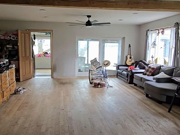 2nd image of 208 Harlem Rd