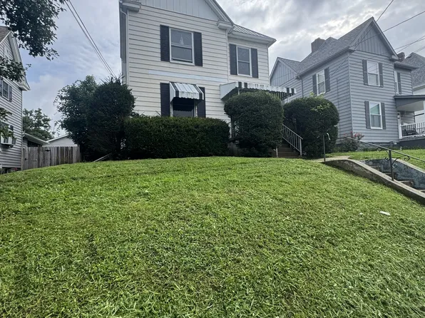 420 Duncan Ave #1, Washington, PA 15301