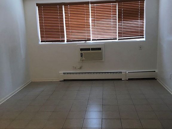 3rd image of 3627 Nicollet Ave APT 103
