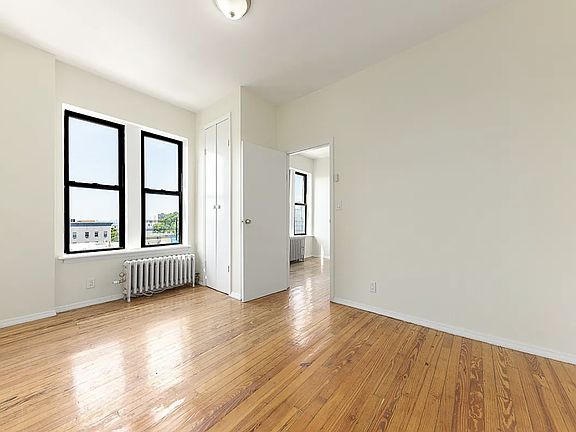 4th image of 280 14th St APT 4E