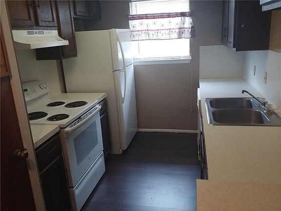 2nd image of 3703 La Paz Dr