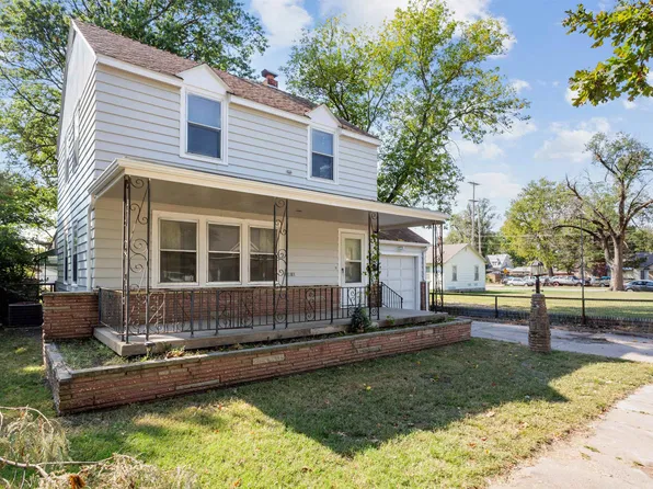 311 E Clark Ave, Augusta, KS 67010