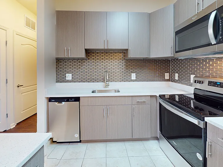 Signal Hill Apartment Homes — Photo 97