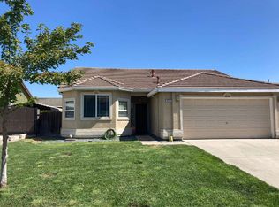 824 Cedar Ln, Livingston, CA