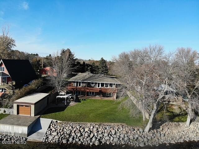 1st image of 470 S Lake Dr