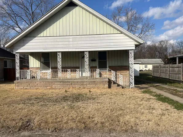 1109 W Adams St, Herrin, IL 62948