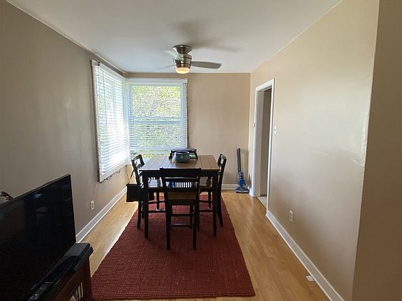 5th image of 104 E Houghton Ave