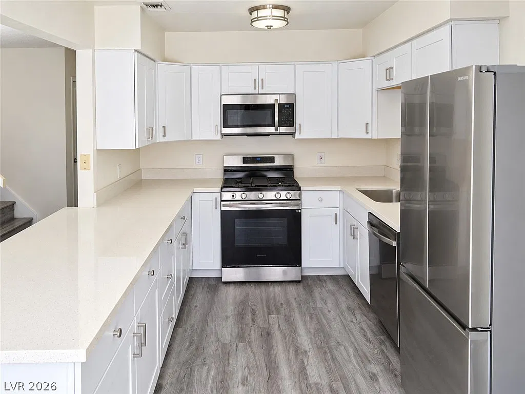 3 bed, 2.0 bath, 1220 sqft, $1,850 — Photo 2