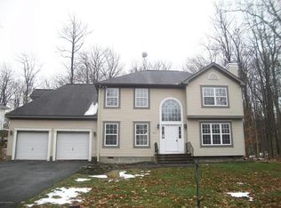 1484 Belgravia Dr, Tobyhanna, PA