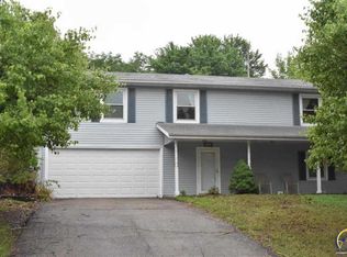 5052 NW Pueblo Ct, Topeka, KS 66618