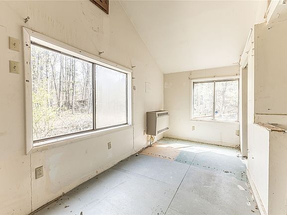 5th image of 6057 Gulick Rd