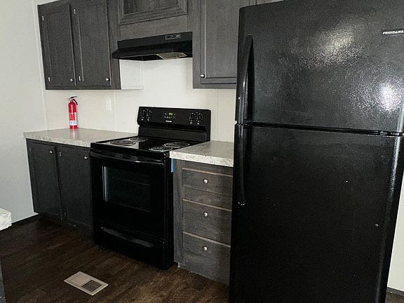 3rd image of 507 Blakley Dr