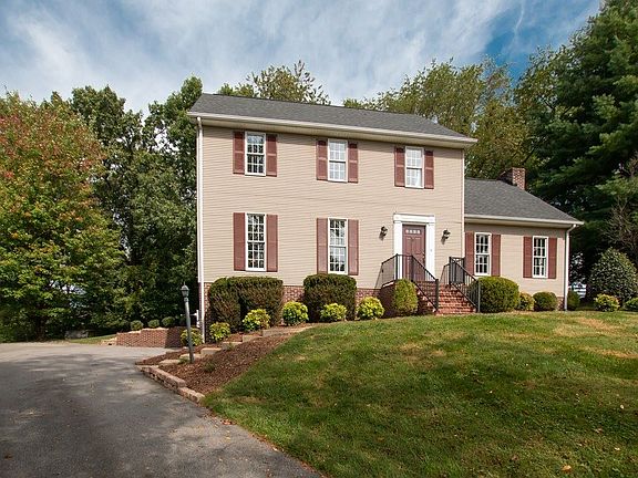 5th image of 437 Brookhill Dr